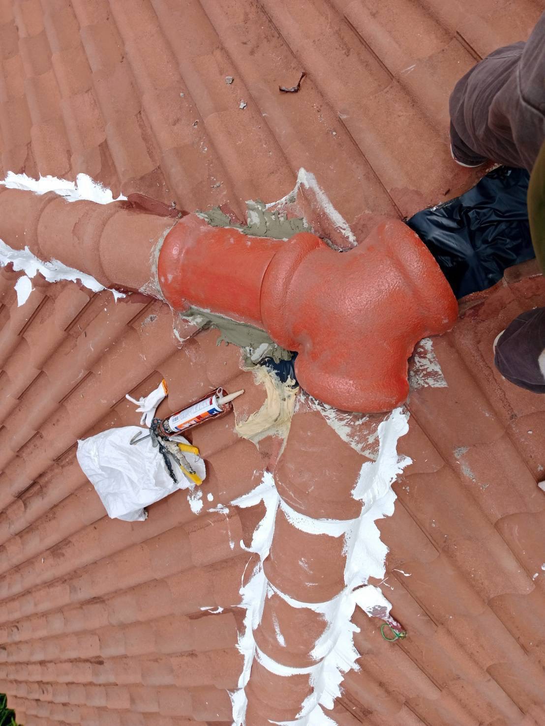 ภาพผลงานซ่อมหลังคารั่วซึม โดย Top Roof Service