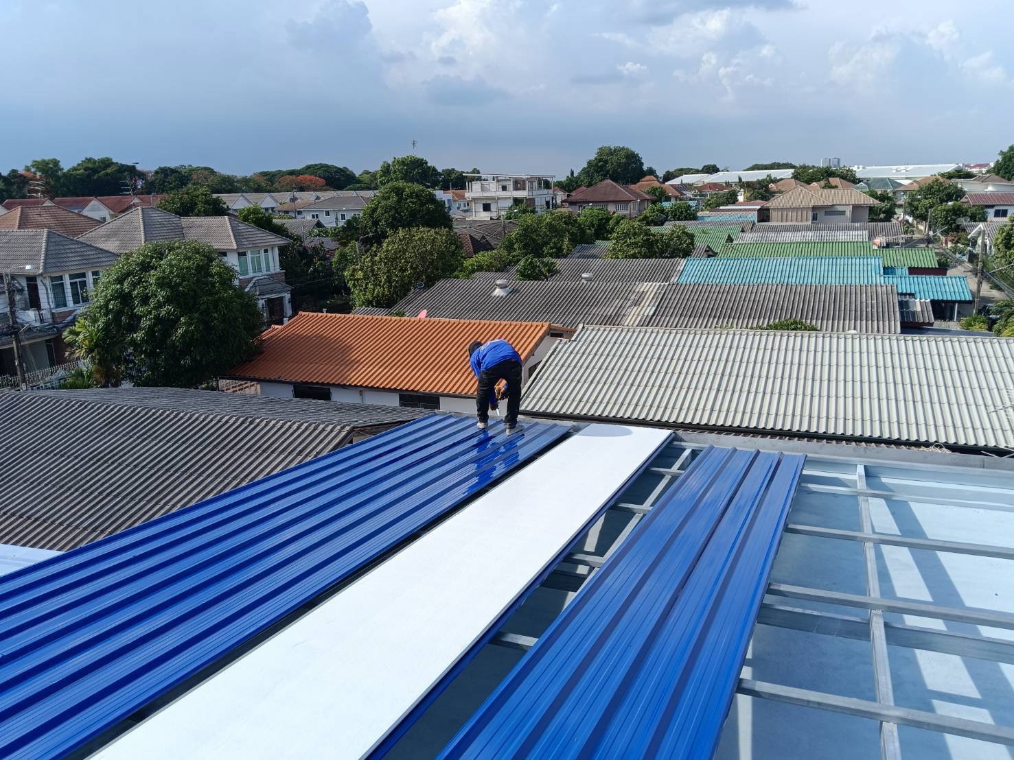 ภาพผลงานเปลี่ยนหลังคาใหม่ โดย Top Roof Service