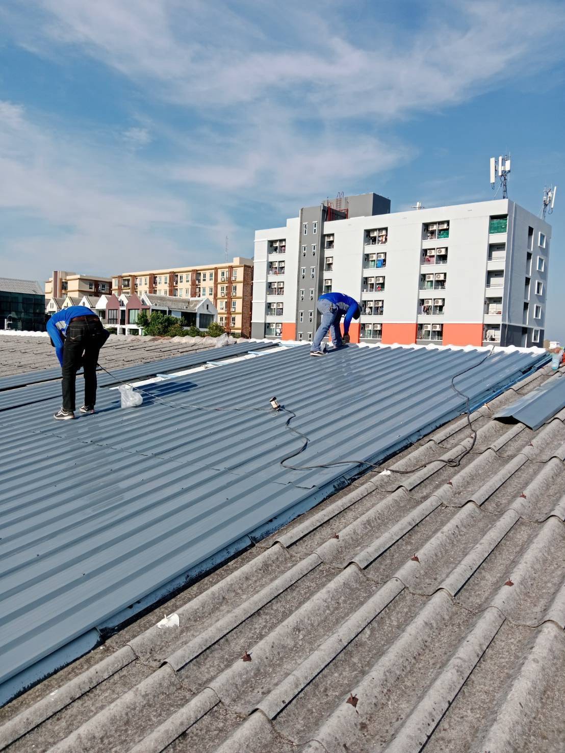 ภาพผลงานหลังคาโรงงานและคลังสินค้า โดย Top Roof Service