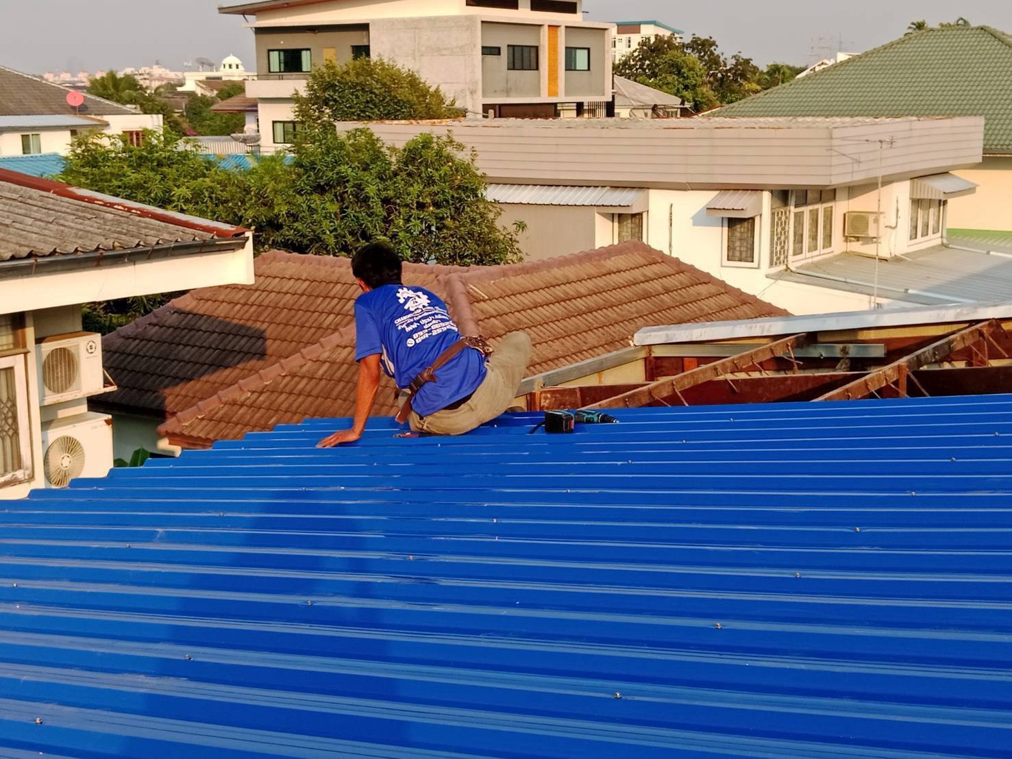 ภาพผลงานเปลี่ยนหลังคาใหม่ โดย Top Roof Service