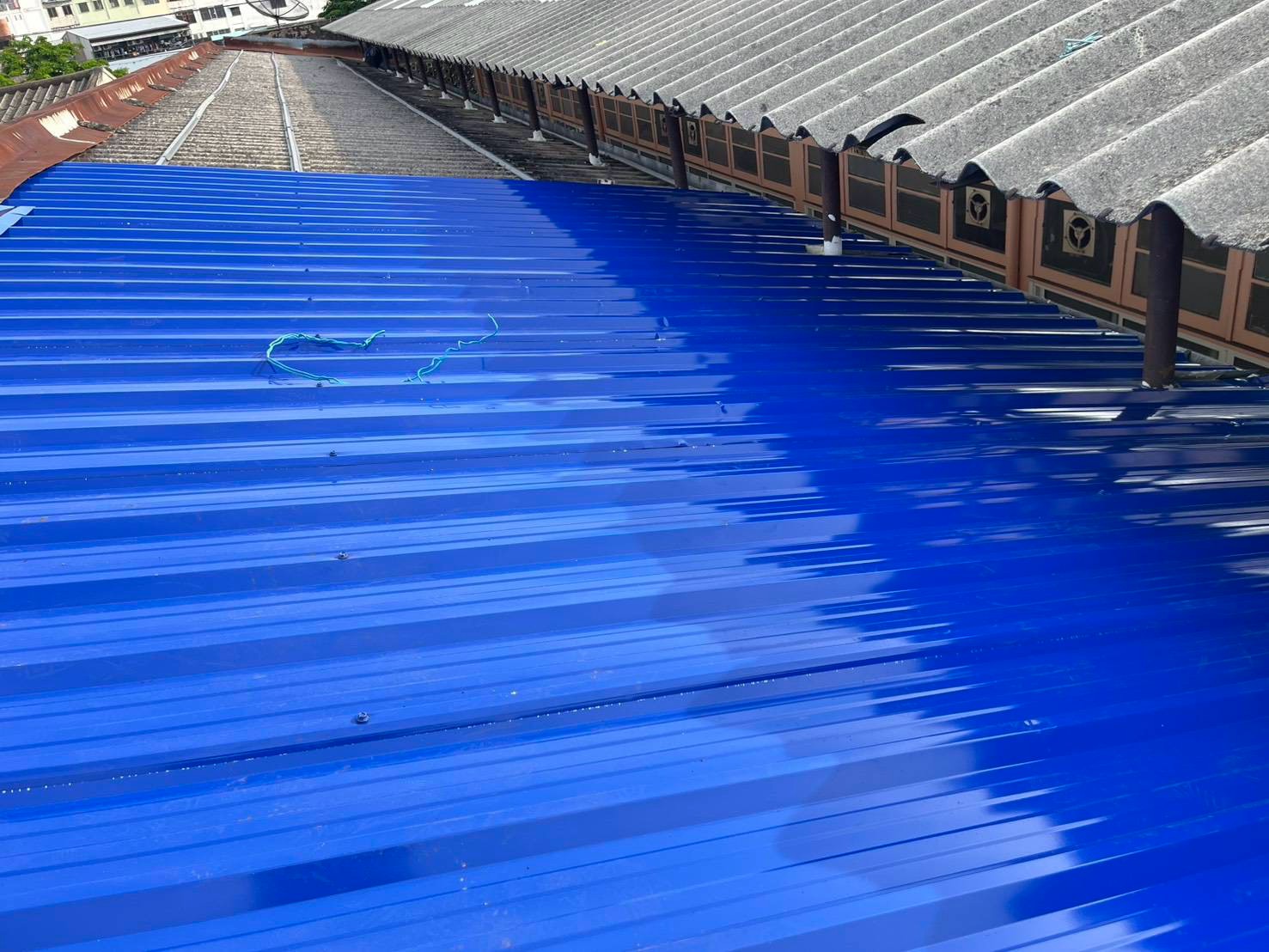 ภาพผลงานหลังคาโรงงานและคลังสินค้า โดย Top Roof Service